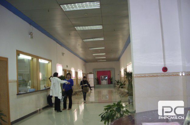 长江妇科诊疗区走廊环